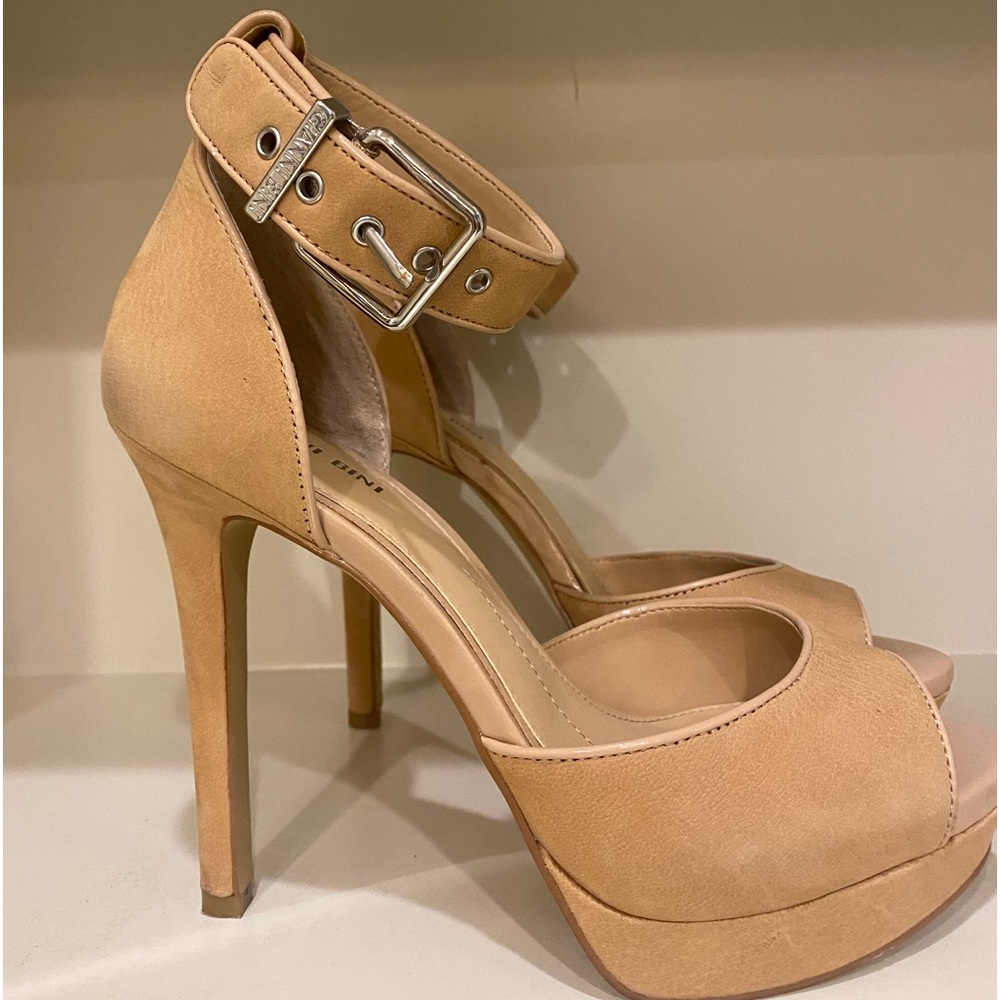 Gianni Bini Size 10 Heels
